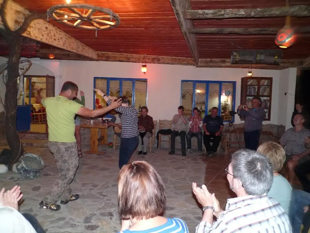 Konukevi Selenes Pansiyon Kapikiri